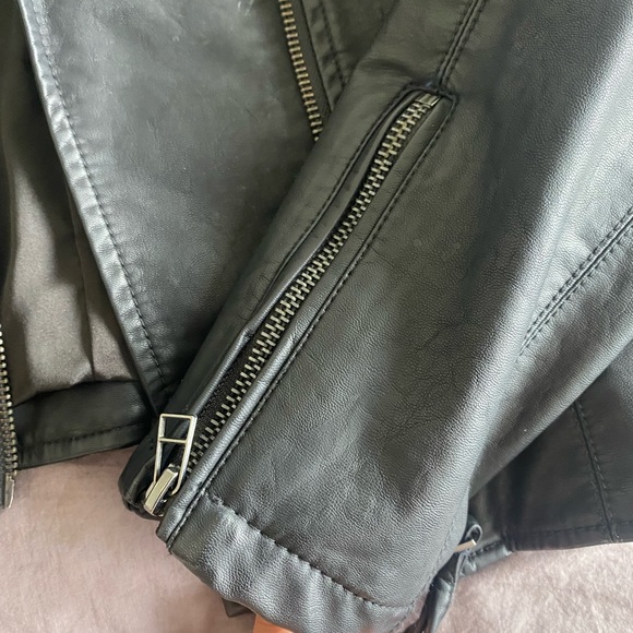 Blank NYC black faux leather jacket size small - Picture 4 of 5